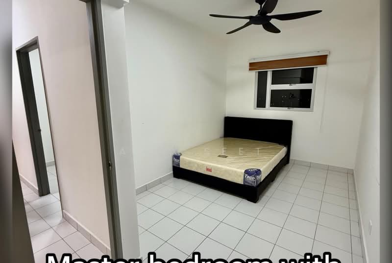 Servis Apartment untuk Disewa di Kiara Kasih - Alex Seet - Master Bedroom - PropertyGuru.com.my