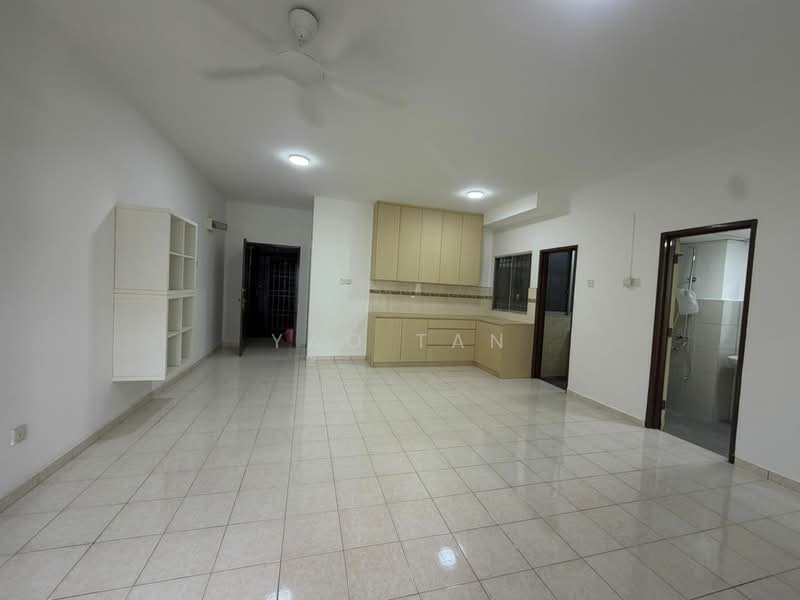 Pangsapuri untuk Dijual di Bayu Puteri - Yao Tan - Living Room - PropertyGuru.com.my