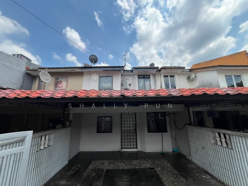 1.5-storey Terraced House for Rent in Puchong Perdana (Selangor) - Shally Pun - Exterior - PropertyGuru.com.my