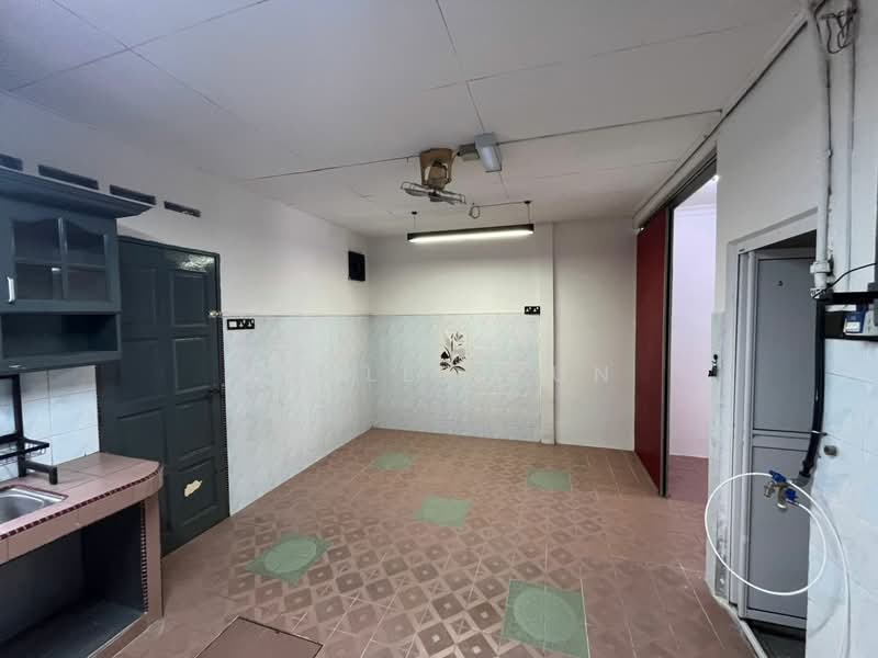 1.5-storey Terraced House for Rent in Puchong Perdana (Selangor) - Shally Pun - Kitchen - PropertyGuru.com.my