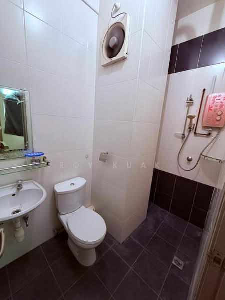 Condominium for Sale at Cassia Resort Condominium - Roy Kuak - Bathroom - PropertyGuru.com.my
