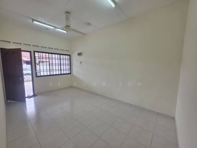 Rumah Teres 1 Tingkat untuk Dijual di Kangkar Pulai (Skudai) - Ee Fong Toh - Living Room - PropertyGuru.com.my