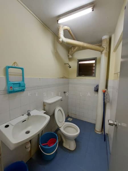 Pangsapuri untuk Dijual di Pangsapuri Indah Mas - Kester Lai - Bathroom - PropertyGuru.com.my