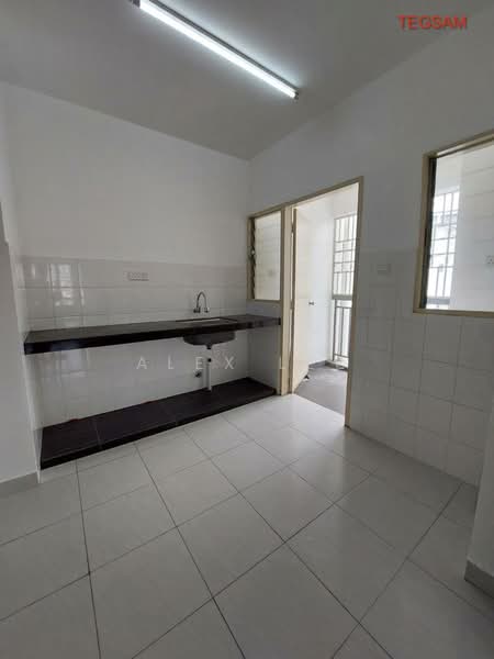 Pangsapuri untuk Dijual di Seri Intan Apartment - Alex Lee - Kitchen - PropertyGuru.com.my