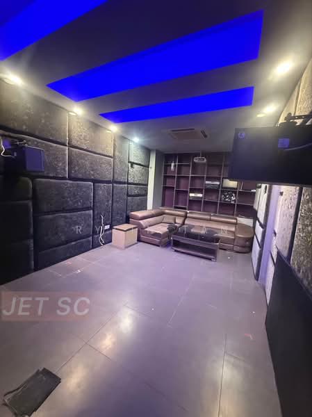 Rumah Berkembar untuk Dijual di Bandar Botanic (Klang) - Rylin Tan - Living Room - PropertyGuru.com.my