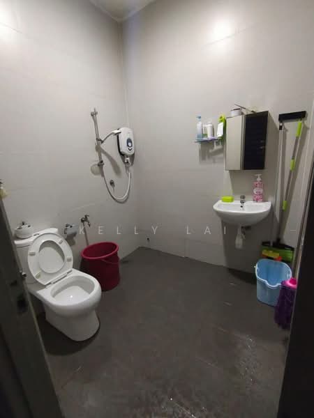 Rumah Teres 2 Tingkat untuk Dijual di Taman Bukit Maluri (Kepong) - Kelly Lai - Bathroom - PropertyGuru.com.my