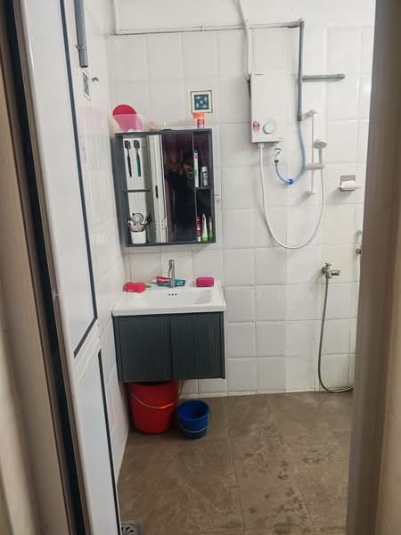 Rumah Teres 1 Tingkat untuk Dijual di Taman Medan (Petaling Jaya) - Hazeman Omar - Bathroom - PropertyGuru.com.my