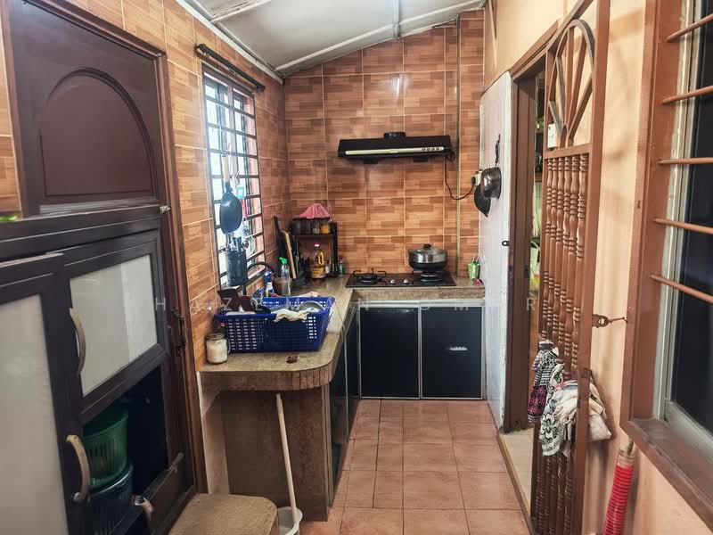 Rumah Teres 1 Tingkat untuk Dijual di Taman Medan (Petaling Jaya) - Hazeman Omar - Kitchen - PropertyGuru.com.my
