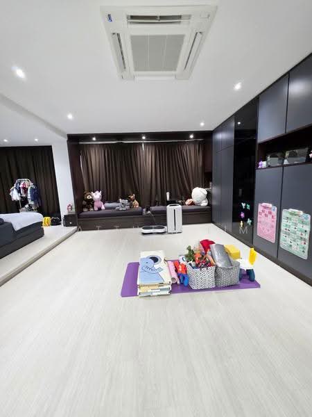 3-storey Terraced House for Sale in Ambang Botanic (Klang) - Matthew Lim - Living Room - PropertyGuru.com.my