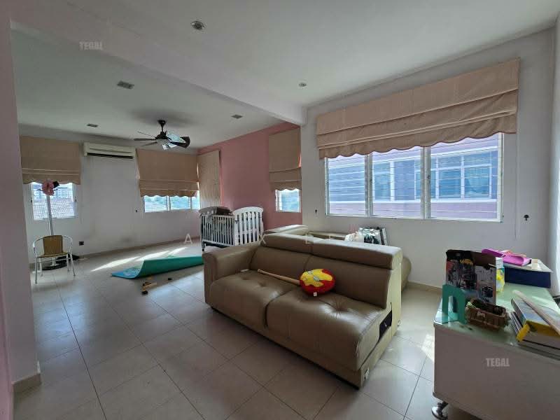 Rumah Berkembar untuk Dijual di Klang (Selangor) - Alex Lee - Living Room - PropertyGuru.com.my