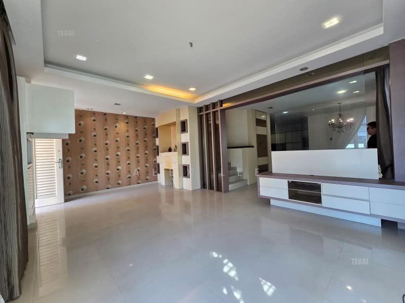 Rumah Berkembar untuk Dijual di Klang (Selangor) - Alex Lee - Living Room - PropertyGuru.com.my