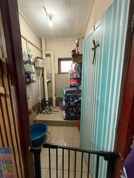 Flat for Sale at Flat Bandar Selesa Jaya @ Jalan Silat Gayong - Zack Chow - Bathroom - PropertyGuru.com.my