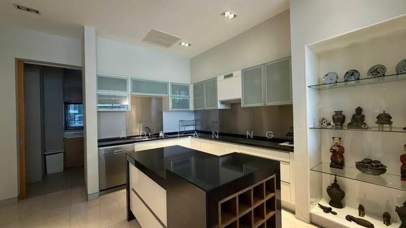 Servis Apartment untuk Dijual di Suria Stonor - Adrian Ng - Kitchen - PropertyGuru.com.my