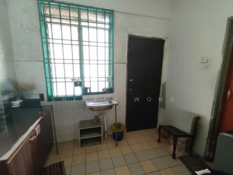 2-storey Terraced House for Sale in Taman Nusa Damai (Pasir Gudang) - Shereen Wong - Kitchen - PropertyGuru.com.my