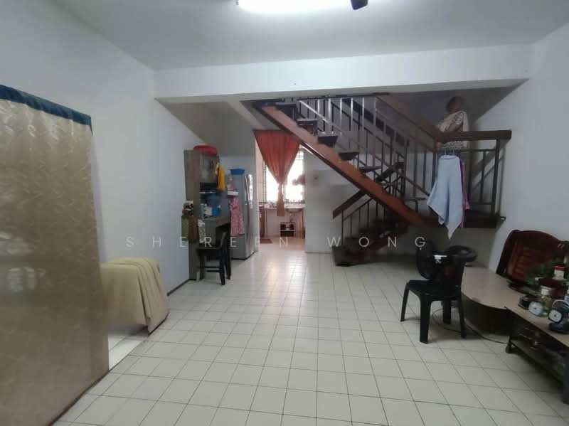 2-storey Terraced House for Sale in Taman Nusa Damai (Pasir Gudang) - Shereen Wong - Living Room - PropertyGuru.com.my