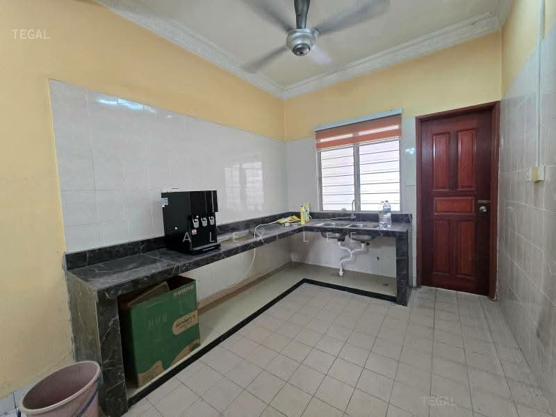2-storey Terraced House for Sale in Klang (Selangor) - Alex Lee - Kitchen - PropertyGuru.com.my