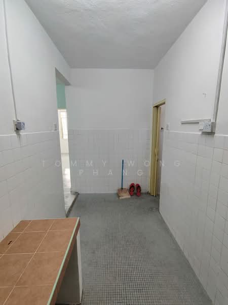 Rumah Flat untuk Disewa di Taman Minang - Tommy Wong Phang - Corridor - PropertyGuru.com.my
