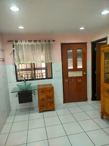 Kondominium untuk Disewa di Cyber Heights Villa - Azizirrahim . - Bathroom - PropertyGuru.com.my