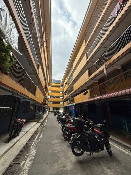 Rumah Flat untuk Dijual di Rumah Pangsa Kulai - Zack Chow - Exterior - PropertyGuru.com.my
