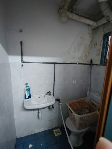 Apartment for Sale at Anggerik Apartment - Bryan Cho - Bathroom - PropertyGuru.com.my