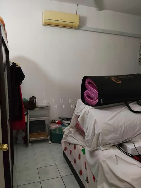 Rumah Teres 2 Tingkat untuk Dijual di Medan Pengkalan Saujana (Ipoh) - Datuk Lee Heng - Bedroom - PropertyGuru.com.my