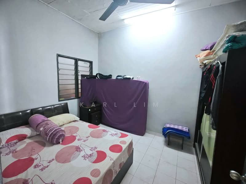 1-storey Terraced House for Sale in Taman Ungku Tun Aminah (Skudai) - Karl Lim - Bedroom - PropertyGuru.com.my