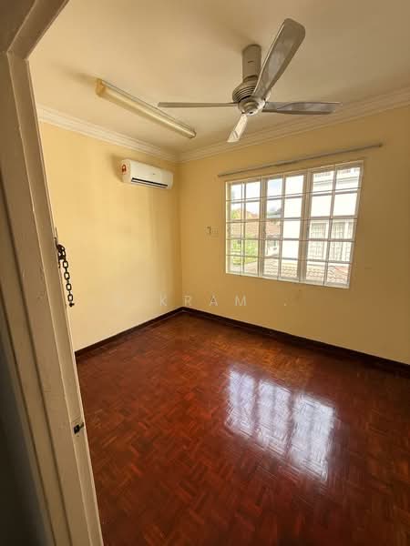 Bungalow for Sale in Bandar Country Homes (Rawang) - Vikram . - Bedroom - PropertyGuru.com.my