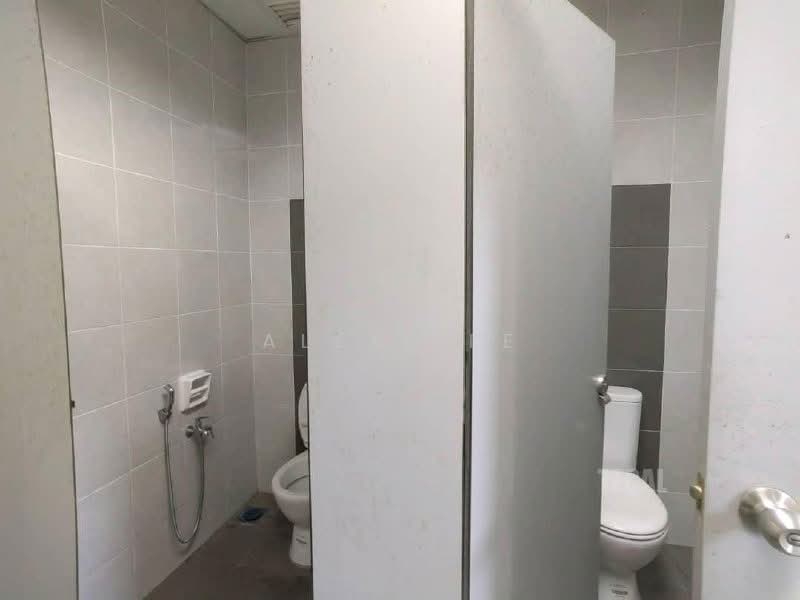 Warehouse for Sale in Klang (Selangor) - Alex Lee - Bathroom - PropertyGuru.com.my