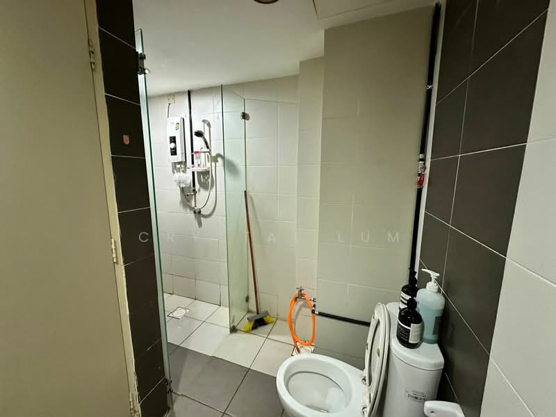 Kondominium untuk Dijual di First Residence (Residensi Unggul) - Crystal Lum - Bathroom - PropertyGuru.com.my