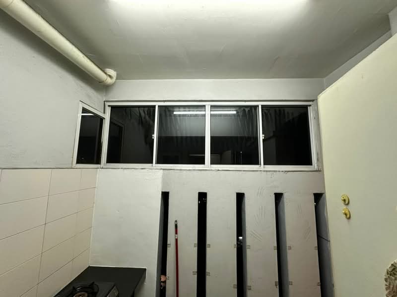 Kondominium untuk Dijual di First Residence (Residensi Unggul) - Crystal Lum - Kitchen - PropertyGuru.com.my