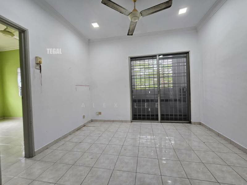 Rumah Teres untuk Dijual di Bandar Puteri Klang (Klang) - Alex Lee - Living Room - PropertyGuru.com.my