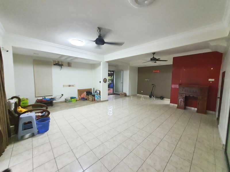 2-storey Terraced House for Sale in Taman Putra Prima (Puchong) - Jason Tan - Living Room - PropertyGuru.com.my