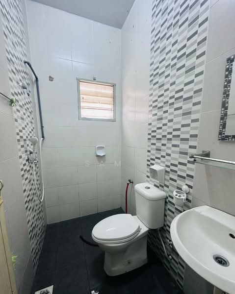 Rumah Teres 2 Tingkat untuk Dijual di Ipoh (Perak) - Sam . - Bathroom - PropertyGuru.com.my
