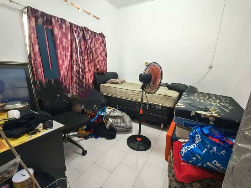 1-storey Terraced House for Sale in Taman Ungku Tun Aminah (Skudai) - Karl Lim - Bedroom - PropertyGuru.com.my