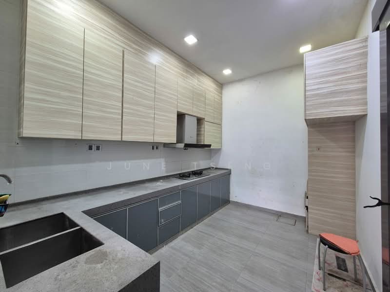 Rumah Kluster untuk Dijual di Taman Mutiara Rini (Skudai) - June Tseng - Kitchen - PropertyGuru.com.my