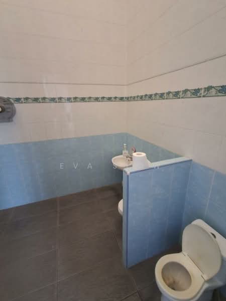 Rumah Teres 2 Tingkat untuk Dijual di Taman Ungku Tun Aminah (Skudai) - Eva Siow - Bathroom - PropertyGuru.com.my