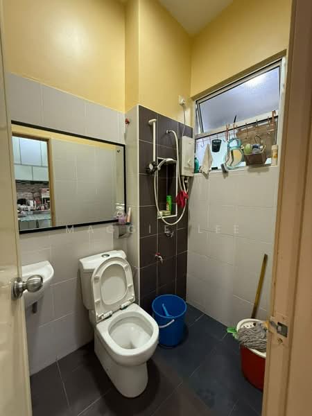 2-storey Terraced House for Sale in Taman Mount Austin (Tebrau) - Maggie Lee - Bathroom - PropertyGuru.com.my