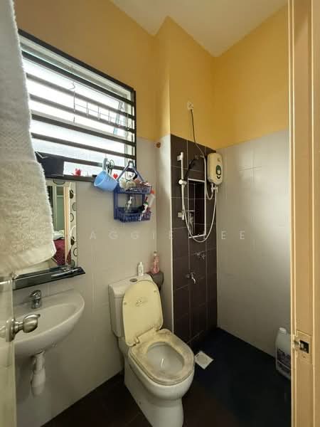 2-storey Terraced House for Sale in Taman Mount Austin (Tebrau) - Maggie Lee - Bathroom - PropertyGuru.com.my
