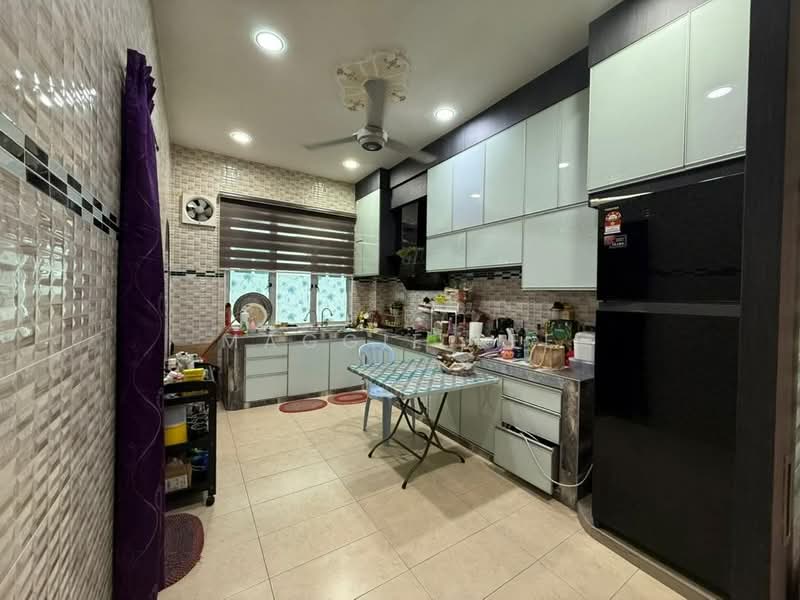 2-storey Terraced House for Sale in Taman Mount Austin (Tebrau) - Maggie Lee - Kitchen - PropertyGuru.com.my