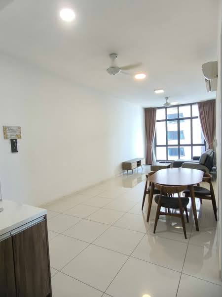 Servis Apartment untuk Disewa di Setia Sky 88 - Calvin Lee - Living Room - PropertyGuru.com.my