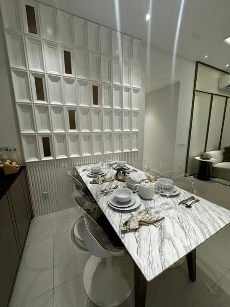 Servis Apartment untuk Dijual di D'Evia Residences @ Kwasa Damansara - Hussaidi Hussin - Dining Room - PropertyGuru.com.my