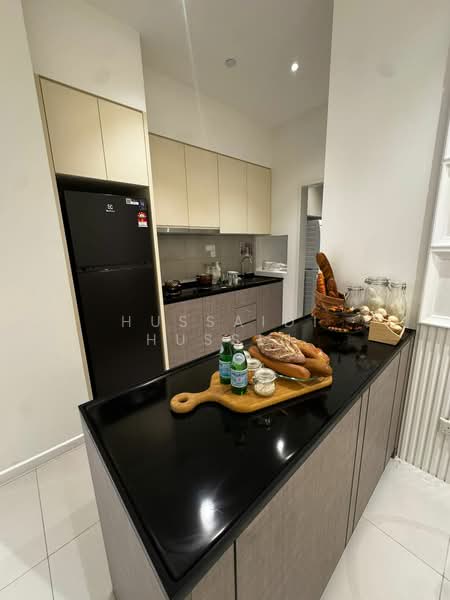 Servis Apartment untuk Dijual di D'Evia Residences @ Kwasa Damansara - Hussaidi Hussin - Kitchen - PropertyGuru.com.my