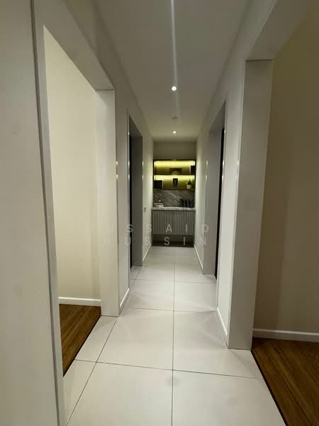 Servis Apartment untuk Dijual di D'Evia Residences @ Kwasa Damansara - Hussaidi Hussin - Corridor - PropertyGuru.com.my