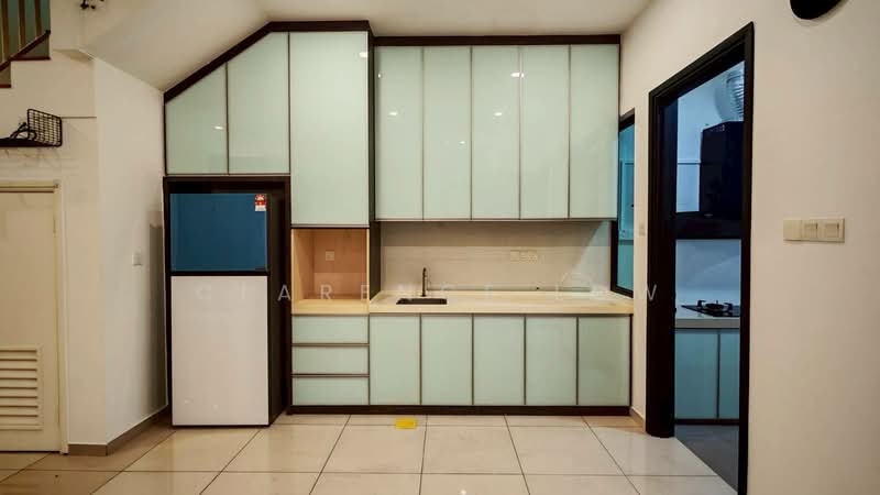 Rumah Teres 2 Tingkat untuk Disewa di Senibong (Permas Jaya) - Clarence Low - Kitchen - PropertyGuru.com.my