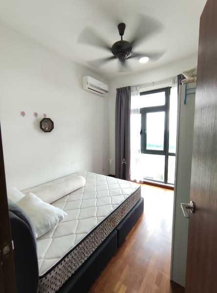 Servis Apartment untuk Disewa di Crescent Bay Suites (Teluk Bayu) - JH Yap - Bedroom - PropertyGuru.com.my