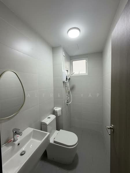 Service Residence for Rent at TRELLIS RESIDENCES - Alfred Yap - Bathroom - PropertyGuru.com.my