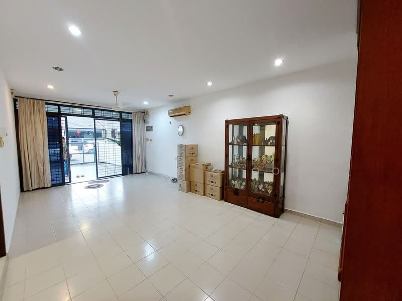 Semi-Detached House for Sale in Taman Impian Jaya (Bukit Mertajam) - Elvin Choo - Living Room - PropertyGuru.com.my