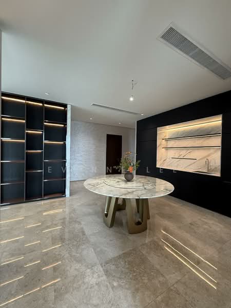 Servis Apartment untuk Dijual di The Oval - Evonne Lee - PropertyGuru.com.my
