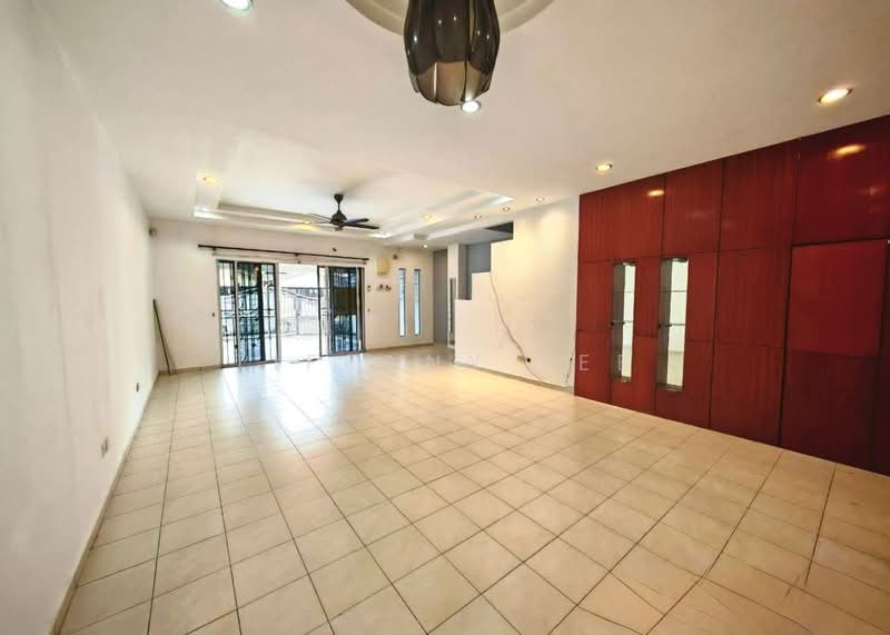 Rumah Teres 2 Tingkat untuk Disewa di Klang (Selangor) - Tiffany Lee - Living Room - PropertyGuru.com.my