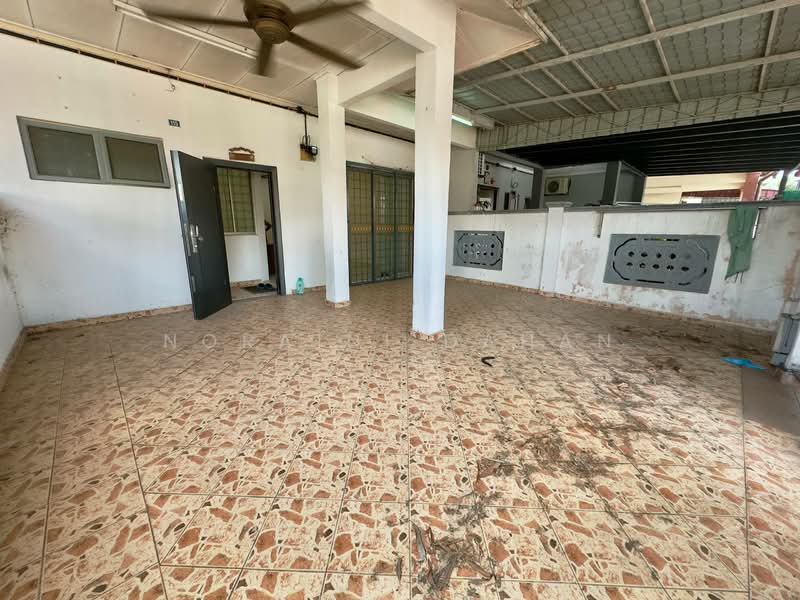 1-storey Terraced House for Sale in Bandar Tasik Kesuma (Beranang) - Noraini Dahan - Exterior - PropertyGuru.com.my